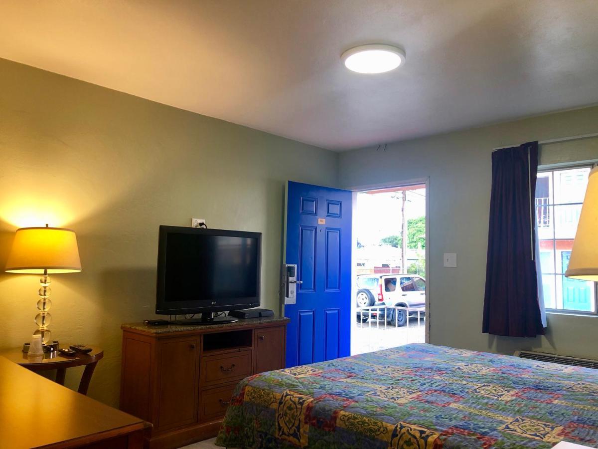 La Petite Rouge Motel 圣地亚哥 外观 照片